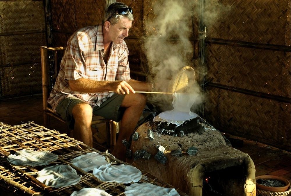 One standout option is the rice-paper workshop (Source: vietnamtourism)