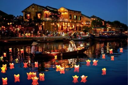 Hoi An Lantern Festival with glowing lanterns floating on the Hoai River (Source: Collected)