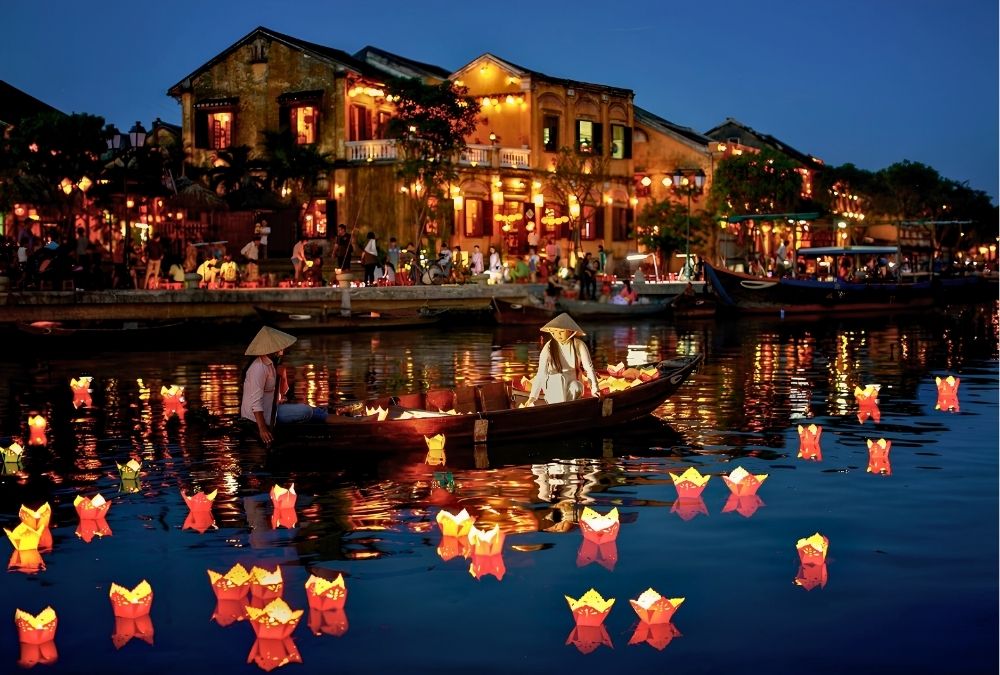 Hoi An Lantern Festival with glowing lanterns floating on the Hoai River (Source: Collected)