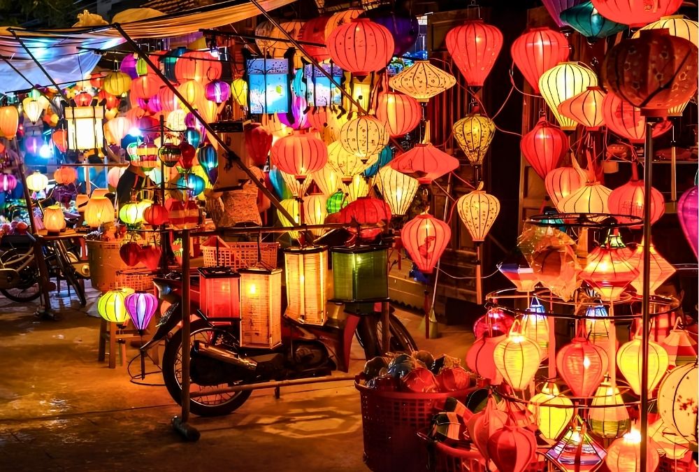 Hoi An’s lantern-lit Old Town during the Nguyen Tieu Festival’s first full moon of the lunar year (Source: mia.vn)