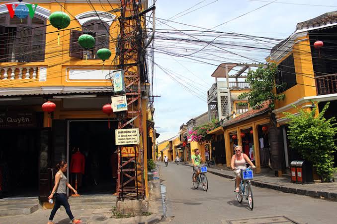 New law on sidewalk stalls in Hoi An (Source: VOV)