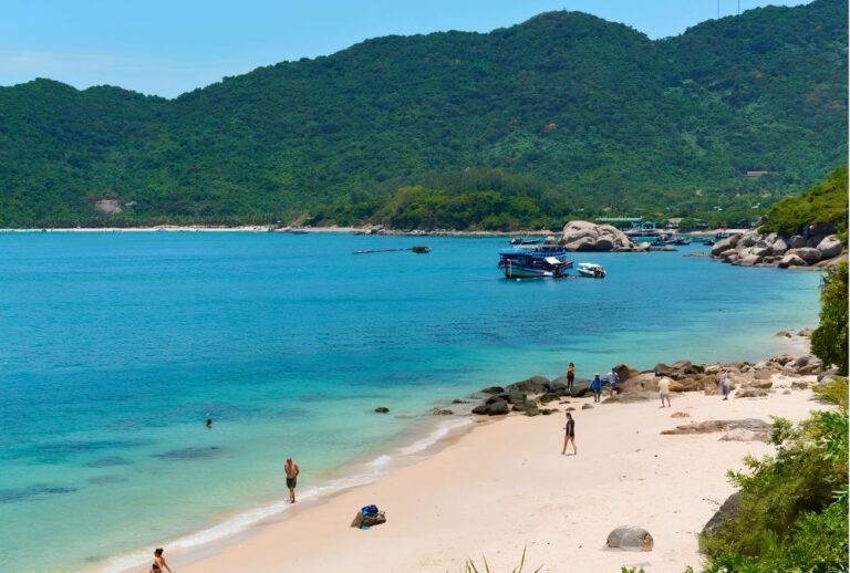 Cham Island beach and boats